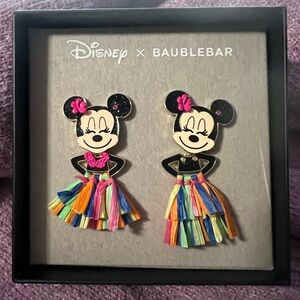 NWT-Disney BaubleBar Minnie Hola Girl Earrings
